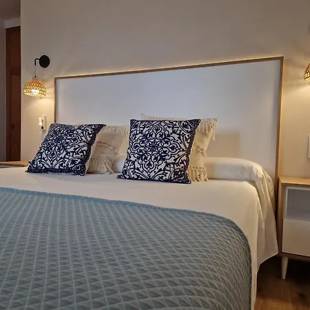 Bodegón Hotel *